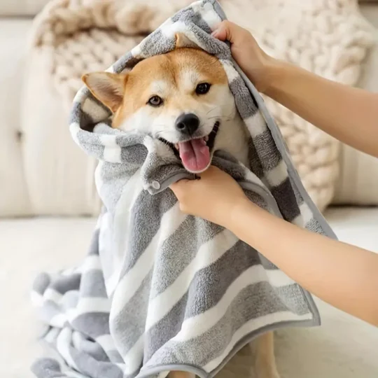 Fluff & Dry! Ultra-soft coral fleece dog bath towel